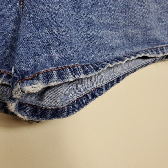 Calvin Klein Denim Shorts Womans Size 11 Blue Size Med Wash Cotton - Picture 3 of 7